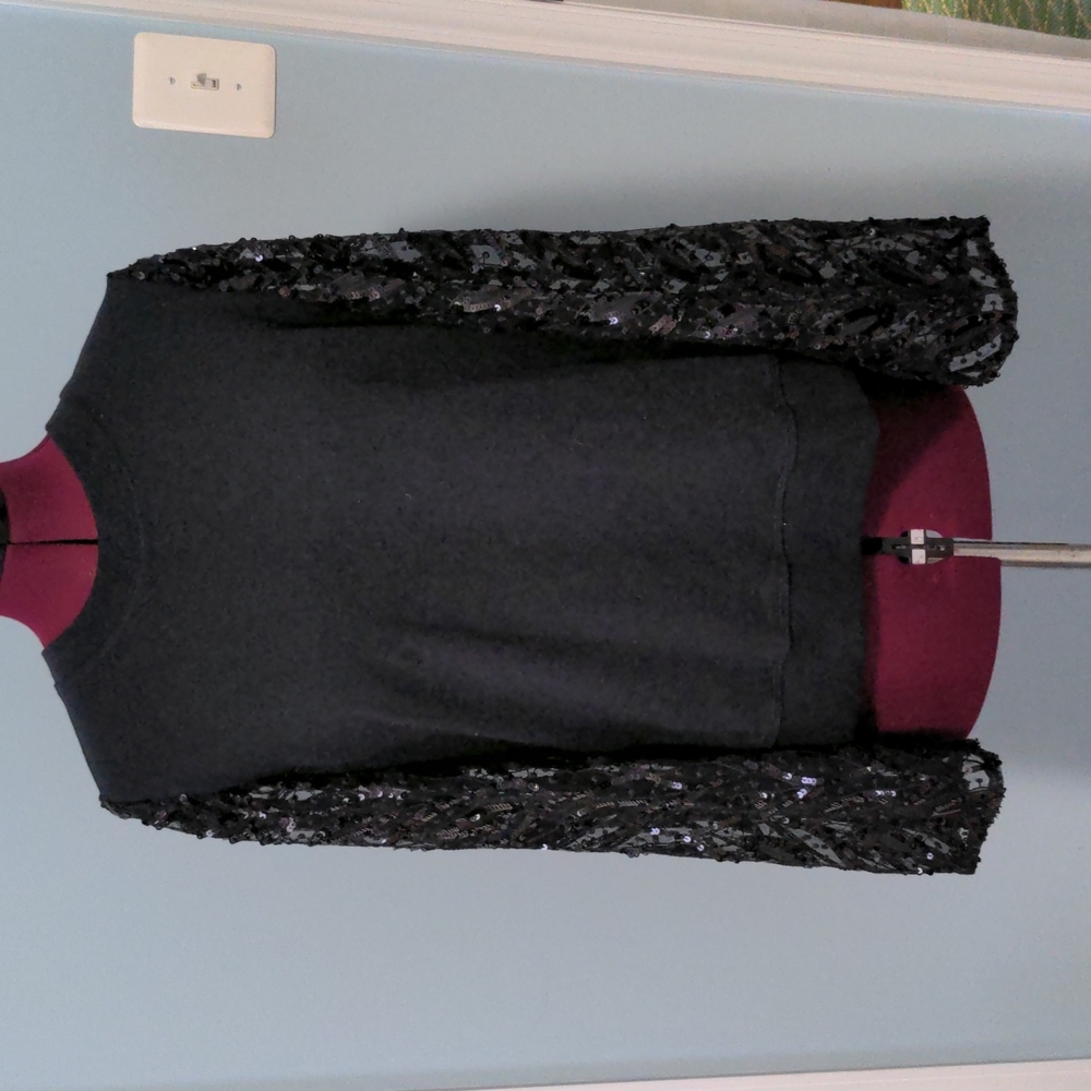 Anthropologie maeve black sequin sleeves Top